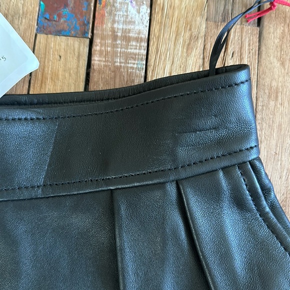 Alexander McQueen eyelet-embellished leather shorts Sz 44 **NWT** - Picture 6 of 15